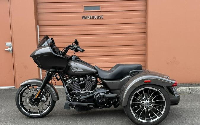 Harley-Davidson® Road Glide® 3 Gray Haze