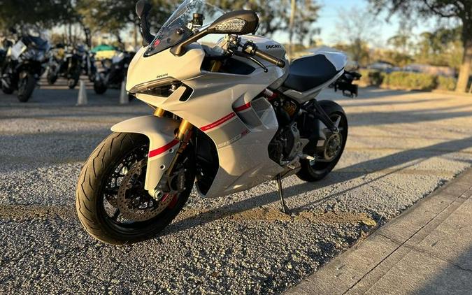 2024 Ducati Supersport 950 S White Stripe