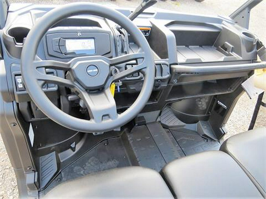 2025 Can-Am Defender DPS HD10