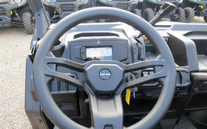 2025 Can-Am Defender DPS HD10