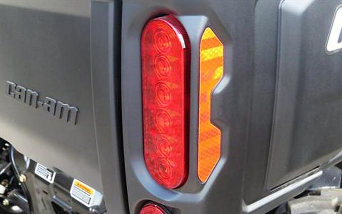 2025 Can-Am Defender DPS HD10