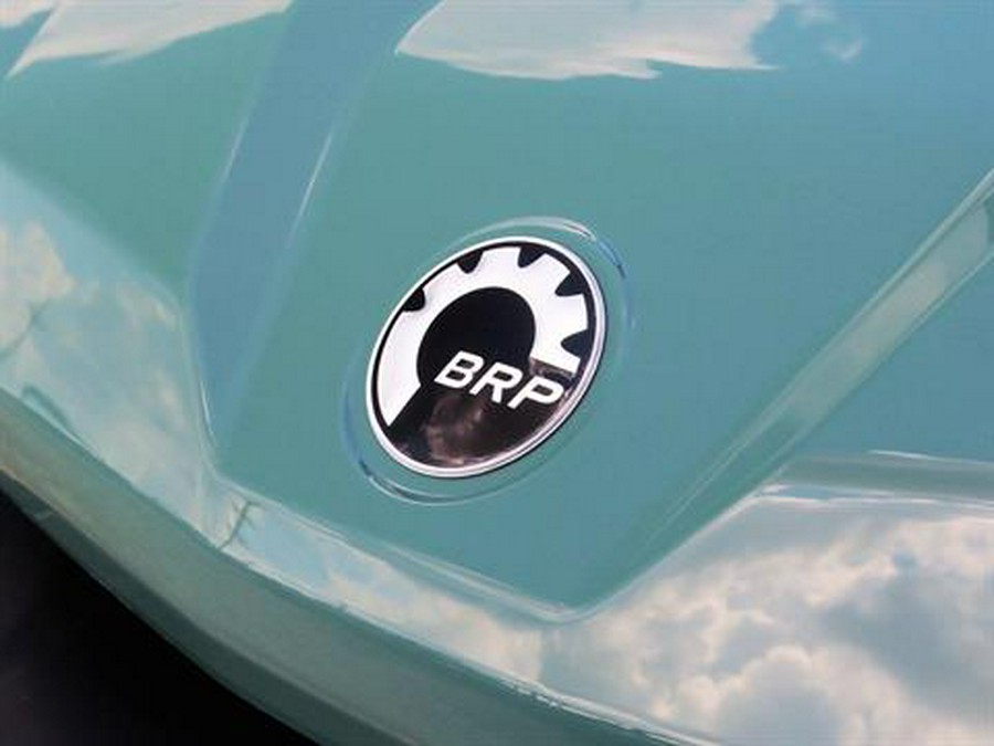 2025 Can-Am Defender DPS HD10