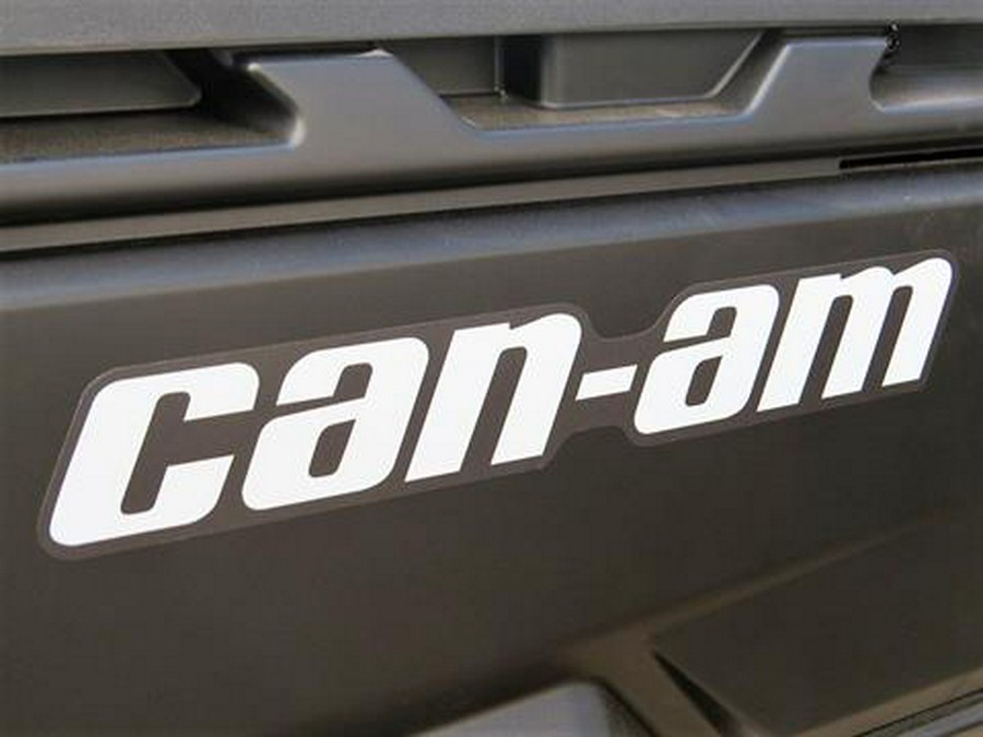 2025 Can-Am Defender DPS HD10