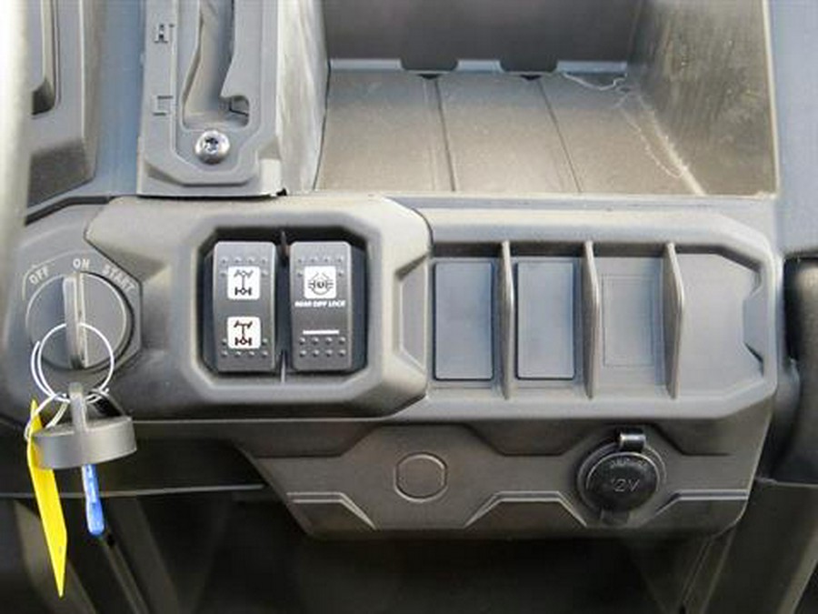 2025 Can-Am Defender DPS HD10