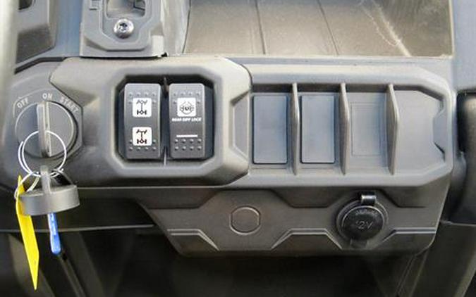 2025 Can-Am Defender DPS HD10