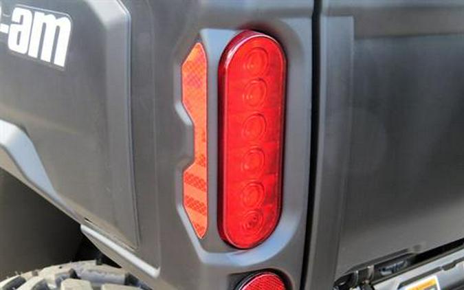 2025 Can-Am Defender DPS HD10