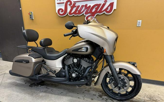 2024 Indian Chieftain Dark Horse w/Powerband Audio Pkg Sandstone Smoke