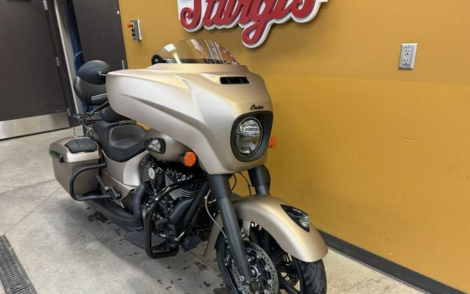 2024 Indian Chieftain Dark Horse w/Powerband Audio Pkg Sandstone Smoke