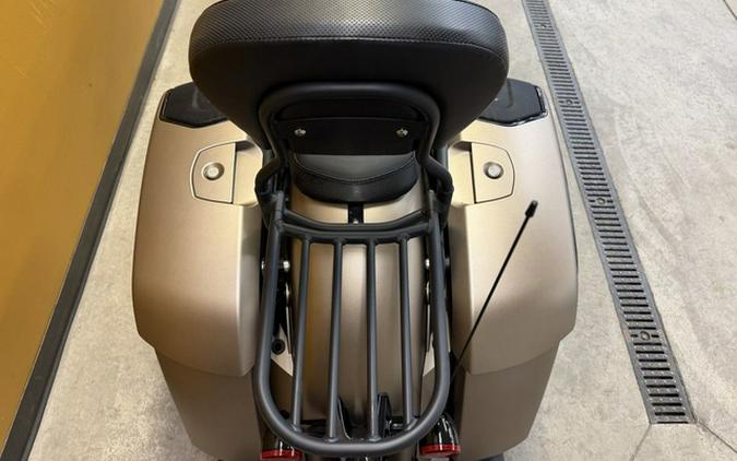 2024 Indian Chieftain Dark Horse w/Powerband Audio Pkg Sandstone Smoke