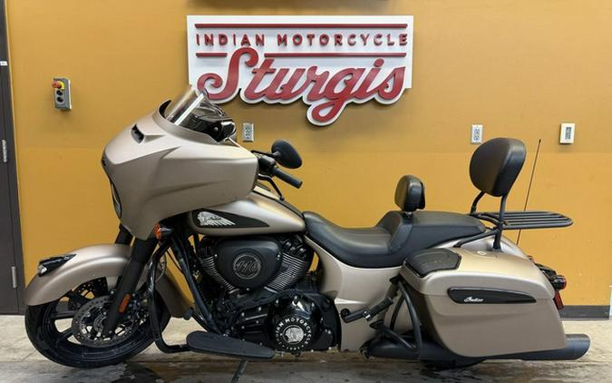 2024 Indian Chieftain Dark Horse w/Powerband Audio Pkg Sandstone Smoke