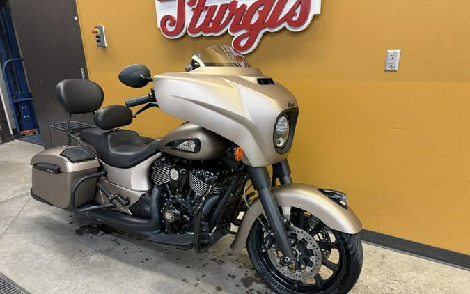 2024 Indian Chieftain Dark Horse w/Powerband Audio Pkg Sandstone Smoke