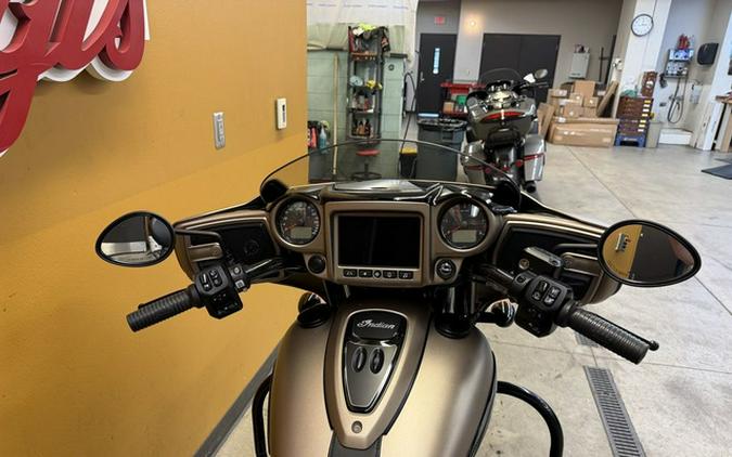2024 Indian Chieftain Dark Horse w/Powerband Audio Pkg Sandstone Smoke