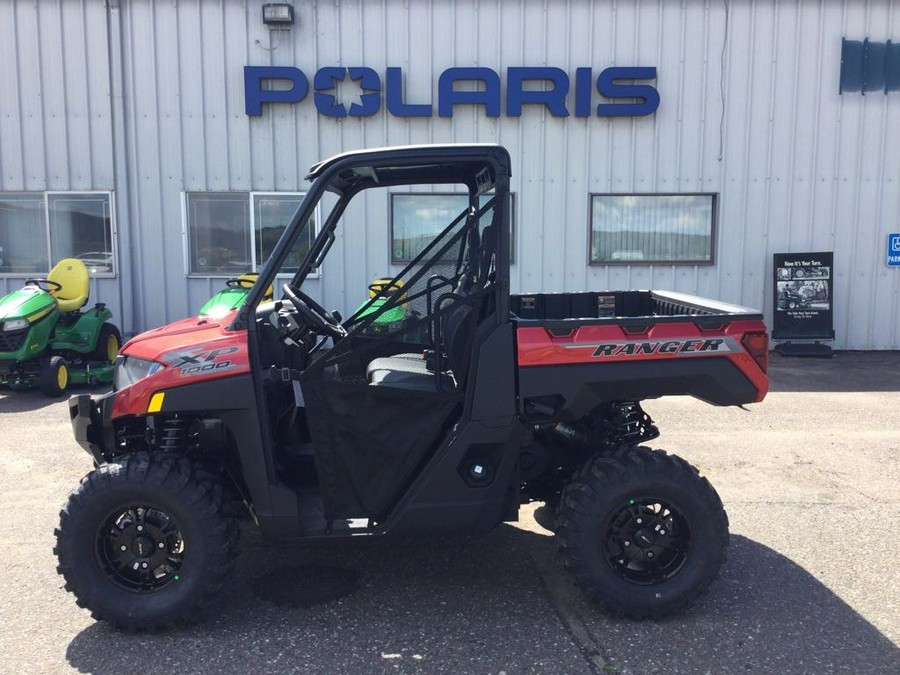 2025 Polaris Industries RANGER XP 1000 Premium Sunset Red