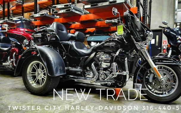 USED 2015 Harley-Davidson Tri Glide Ultra, FLHTCUTG