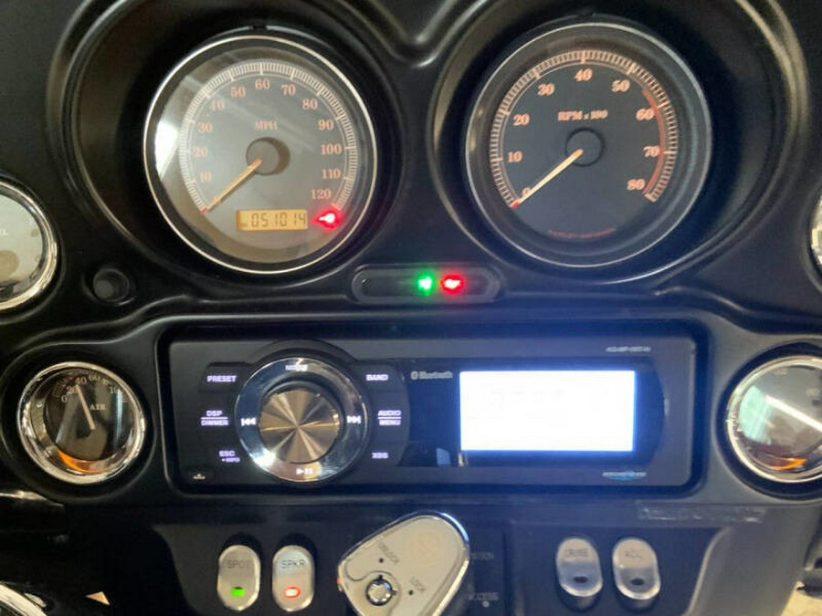 2009 Harley-Davidson® FLHTCU ULTRA CLASSIC