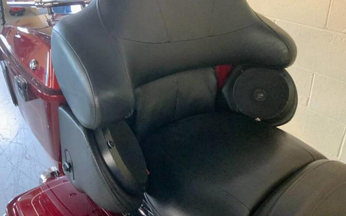 2009 Harley-Davidson® FLHTCU ULTRA CLASSIC