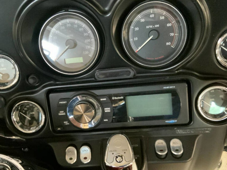 2009 Harley-Davidson® FLHTCU ULTRA CLASSIC