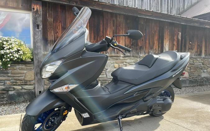 2025 Suzuki Burgman 400 Metallic Matte Black No. 2