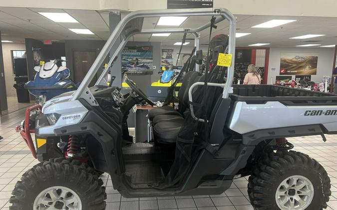 2024 Can-Am™ Defender X mr HD10