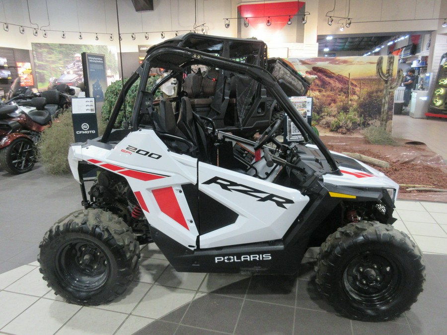 2023 POLARIS RZR 200 EFI