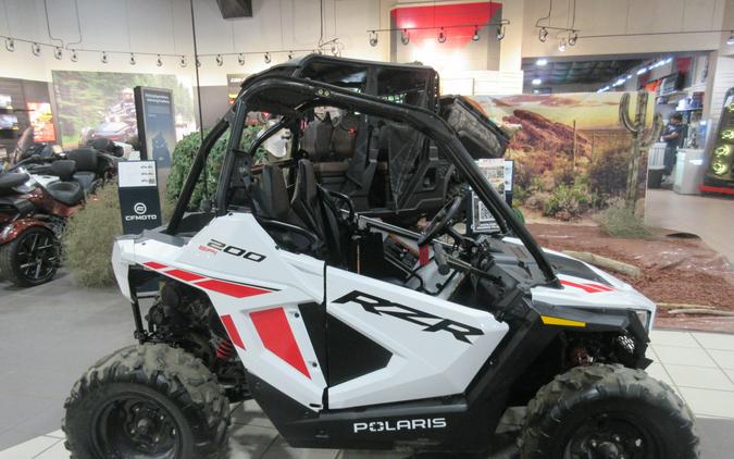 2023 POLARIS RZR 200 EFI