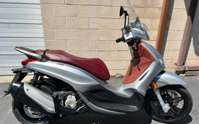 Lot Piaggio Beverly 350 scooter