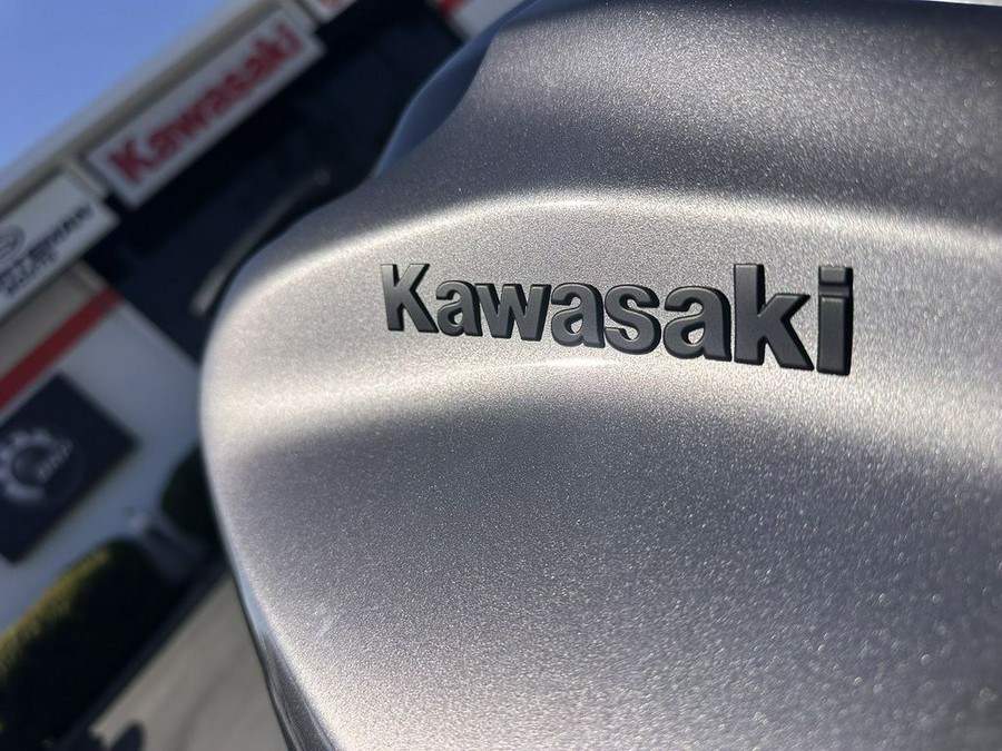 2025 Kawasaki ZR900TSFNL