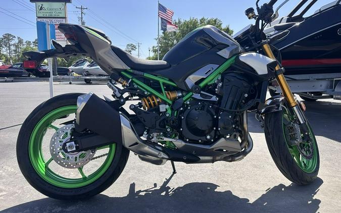 2025 Kawasaki ZR900TSFNL