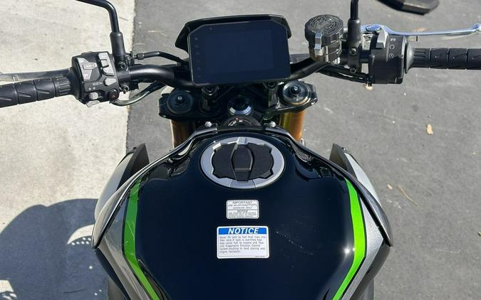 2025 Kawasaki ZR900TSFNL