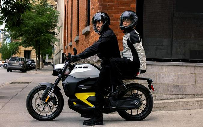 2025 Can-Am Pulse® Base