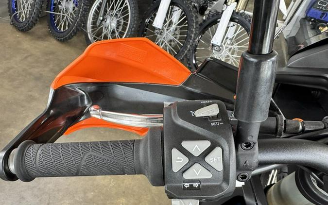2027 KTM Adventure 890 R Rally