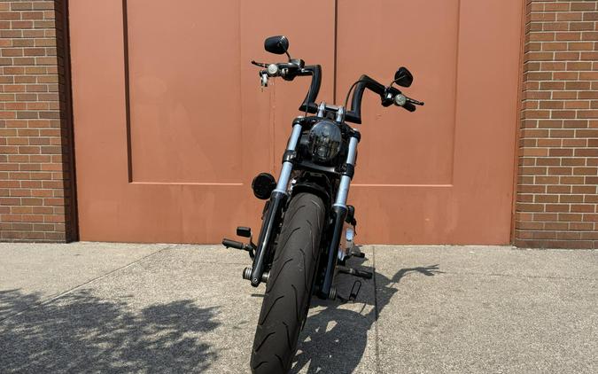 Harley-Davidson® Breakout® 114 Vivid Black
