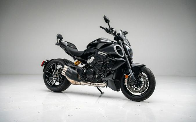 2024 Ducati Diavel V4 Black