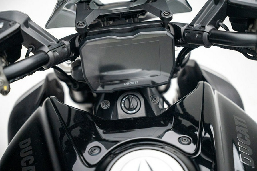 2024 Ducati Diavel V4 Black
