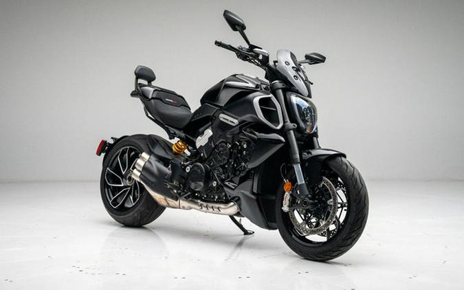 2024 Ducati Diavel V4 Black