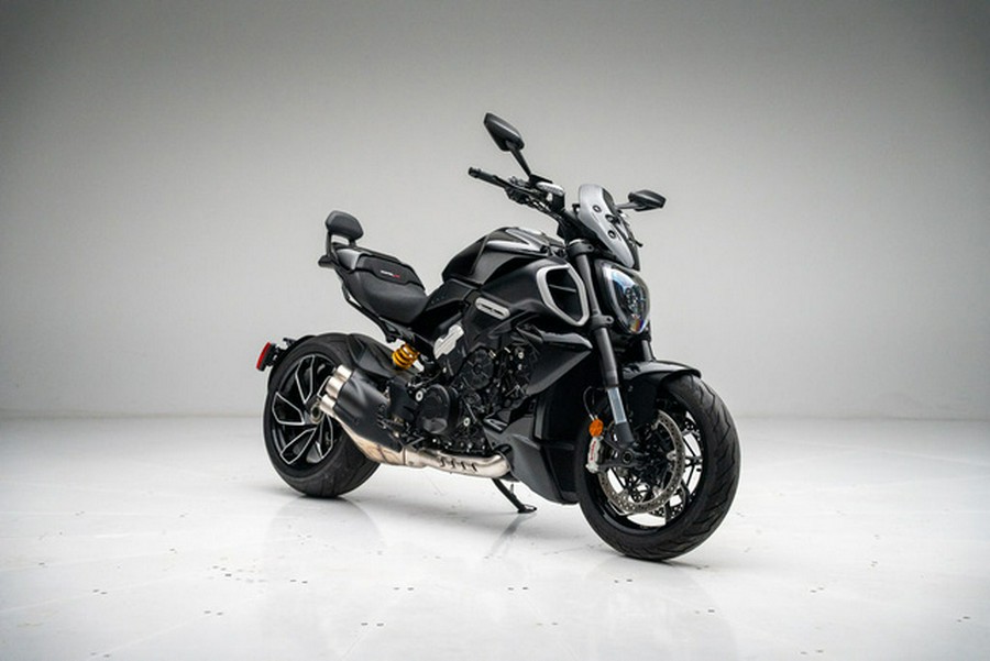 2024 Ducati Diavel V4 Black