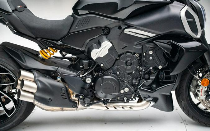 2024 Ducati Diavel V4 Black