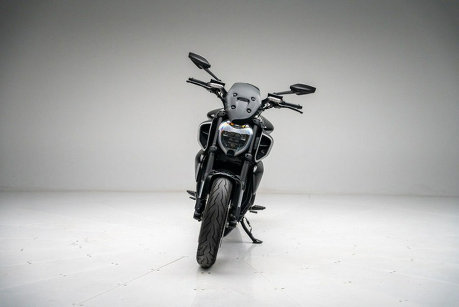 2024 Ducati Diavel V4 Black