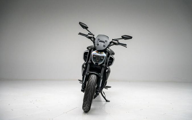 2024 Ducati Diavel V4 Black