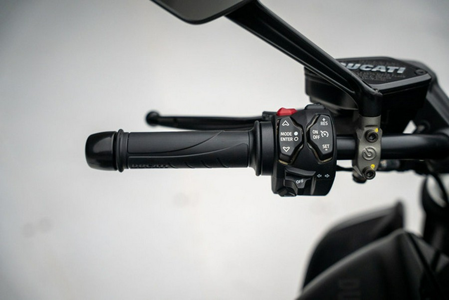 2024 Ducati Diavel V4 Black