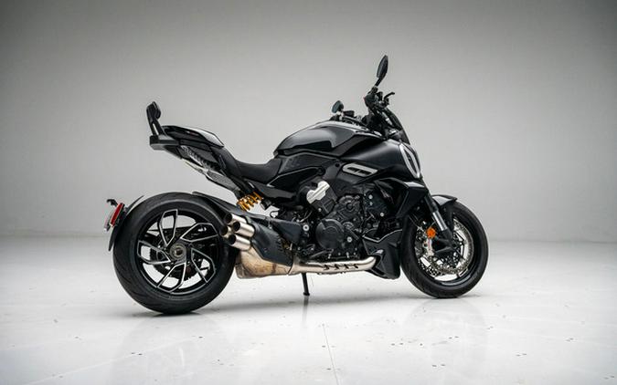 2024 Ducati Diavel V4 Black