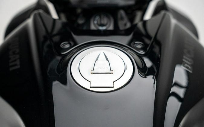 2024 Ducati Diavel V4 Black