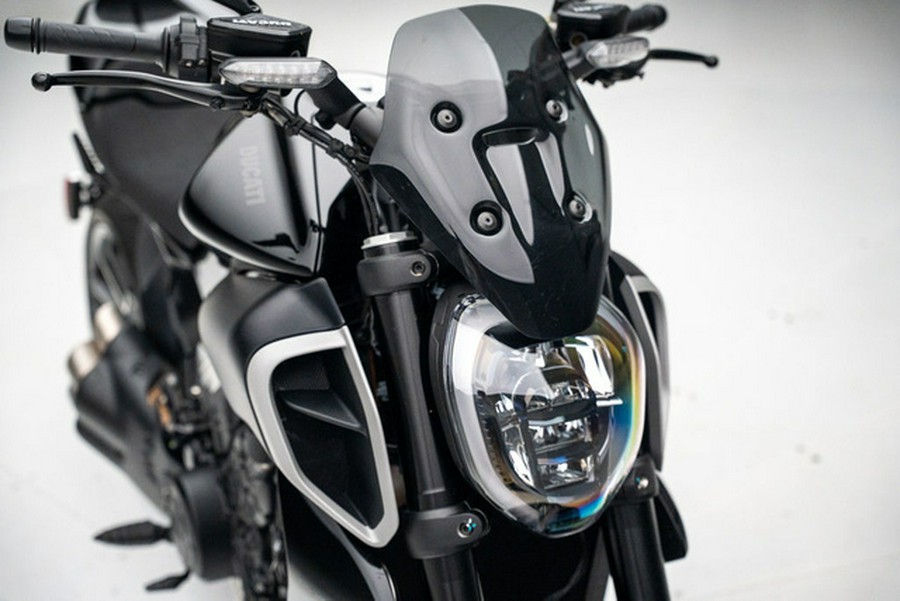 2024 Ducati Diavel V4 Black