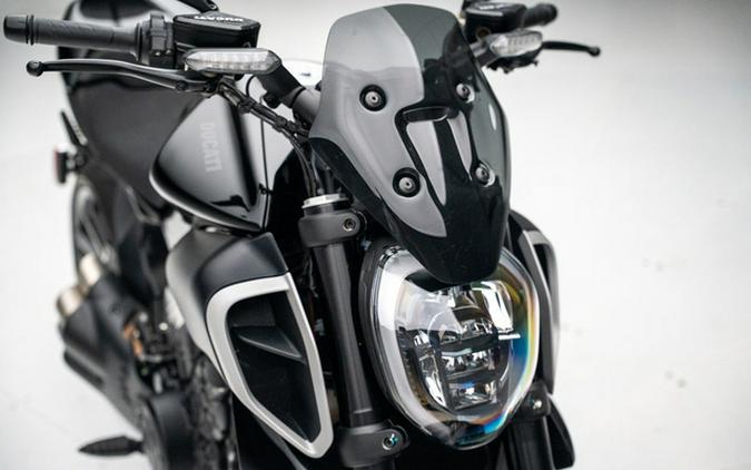 2024 Ducati Diavel V4 Black