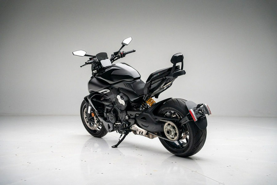 2024 Ducati Diavel V4 Black