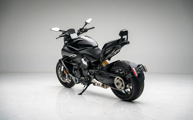 2024 Ducati Diavel V4 Black