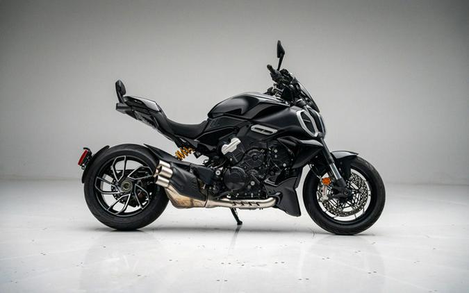 2024 Ducati Diavel V4 Black