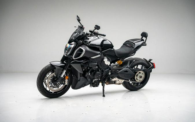 2024 Ducati Diavel V4 Black