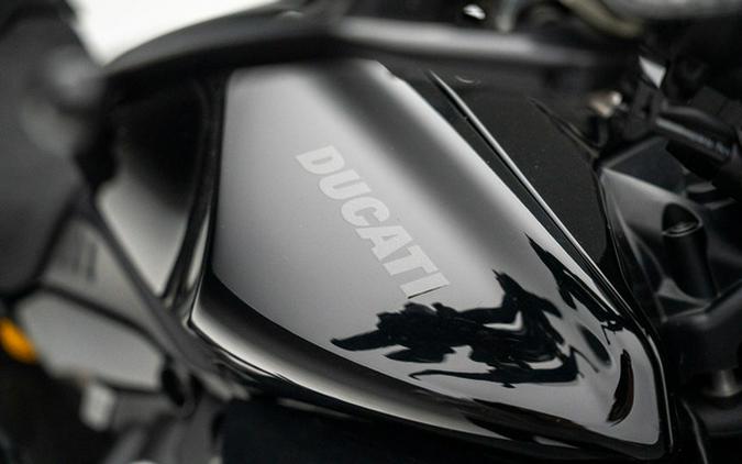 2024 Ducati Diavel V4 Black