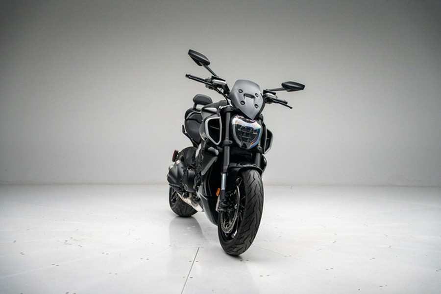 2024 Ducati Diavel V4 Black